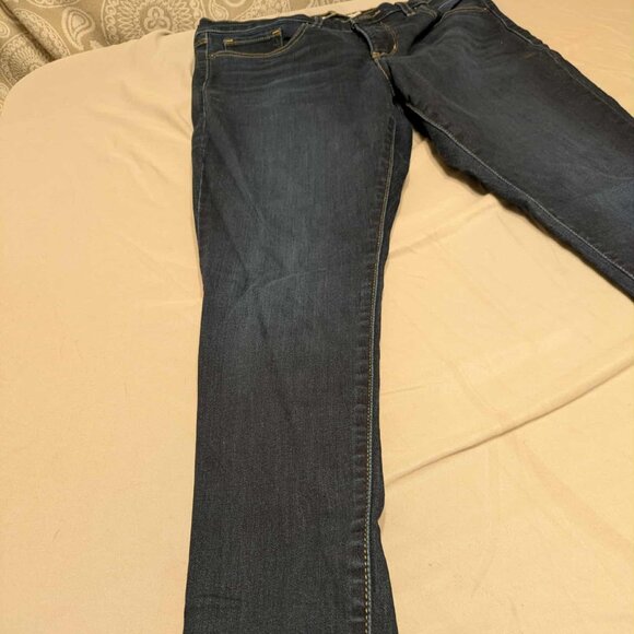 Levi's 311 Shaping Skinny Jeans  Womens 30x30 Dark Wash Blue Pullon Denim - EUC - Picture 2 of 13